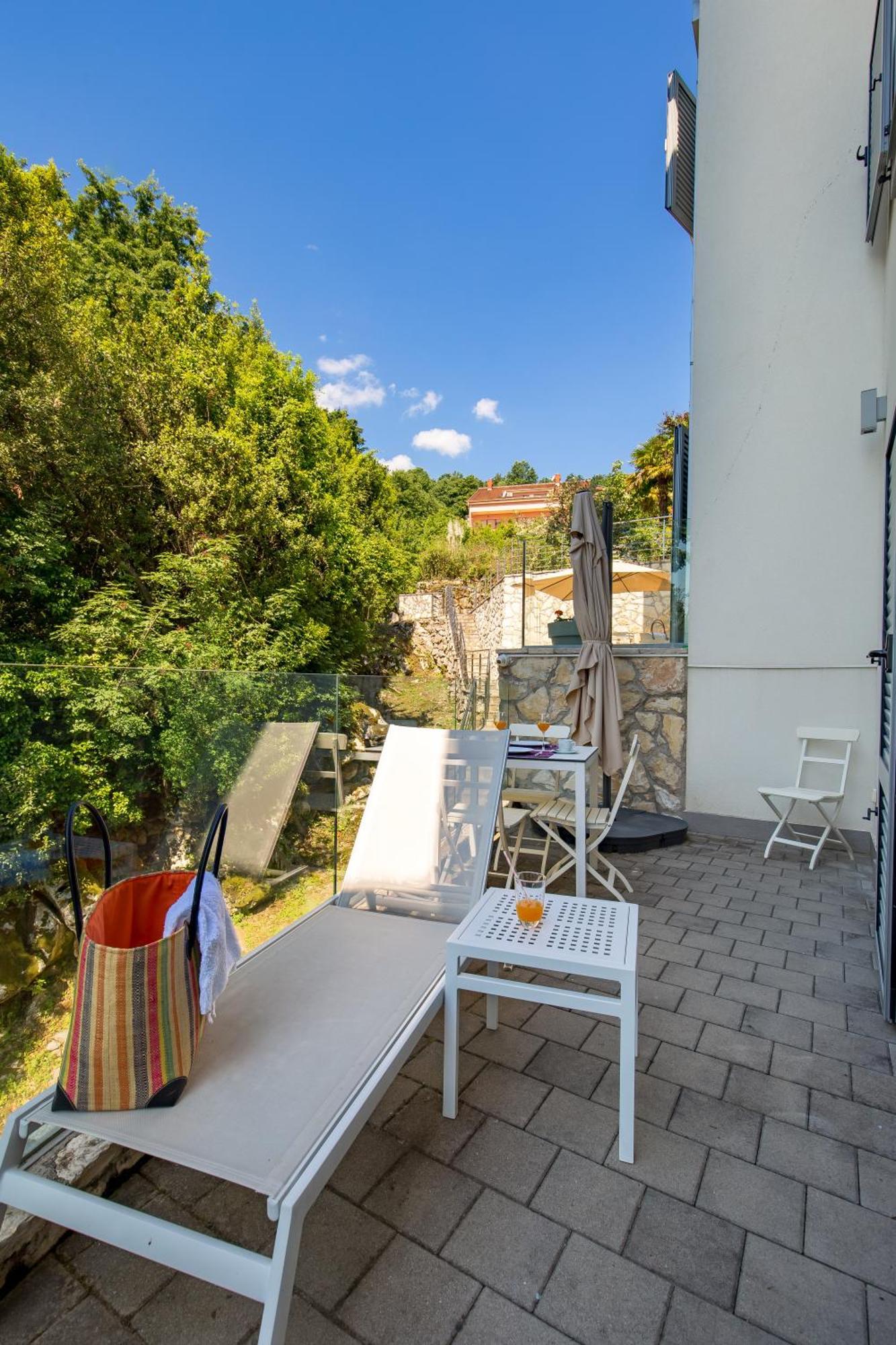 Plage Lovran Residence Bagian luar foto