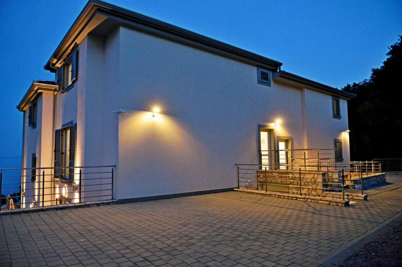 Plage Lovran Residence Bagian luar foto